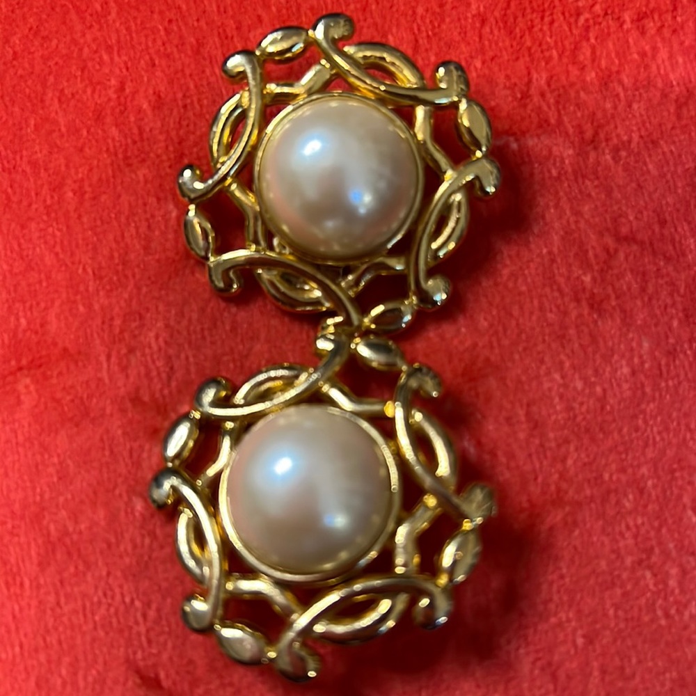 Vintage paolo gucci clip earrings